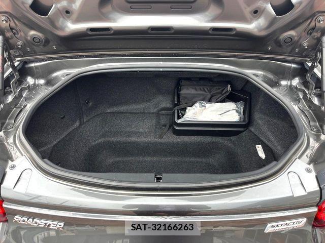 Mazda ROADSTER 2019-06 6717168-9