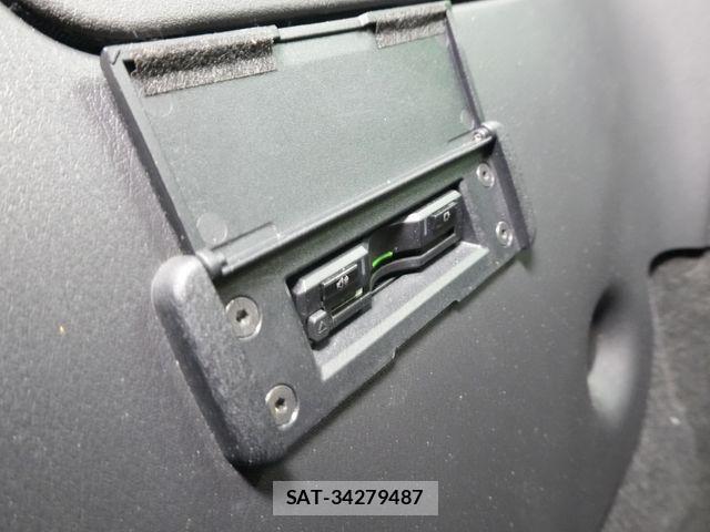Mazda ROADSTER 2017-07 7021408-17