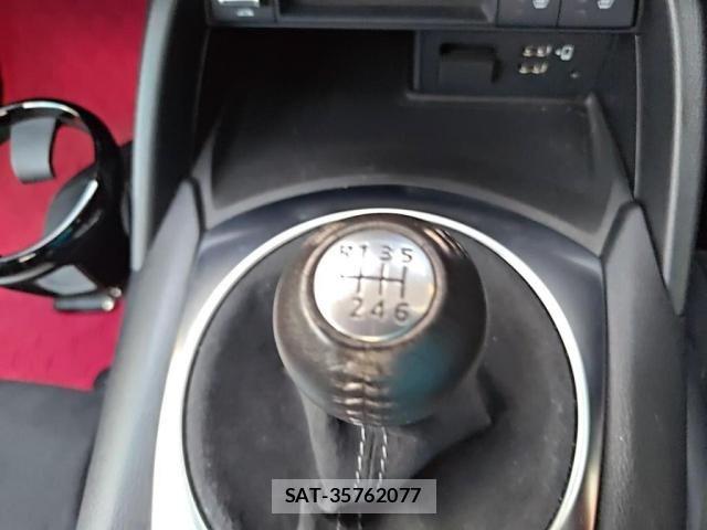 Mazda ROADSTER 2021-07 8101595-16