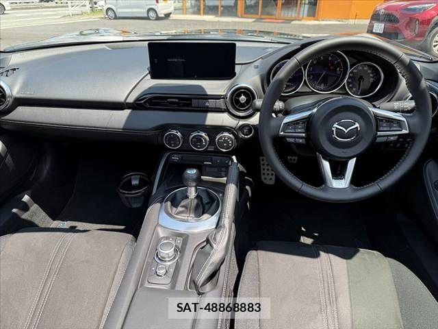 Mazda ROADSTER 2024-10 8132103-1