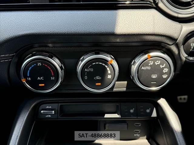 Mazda ROADSTER 2024-10 8132103-24
