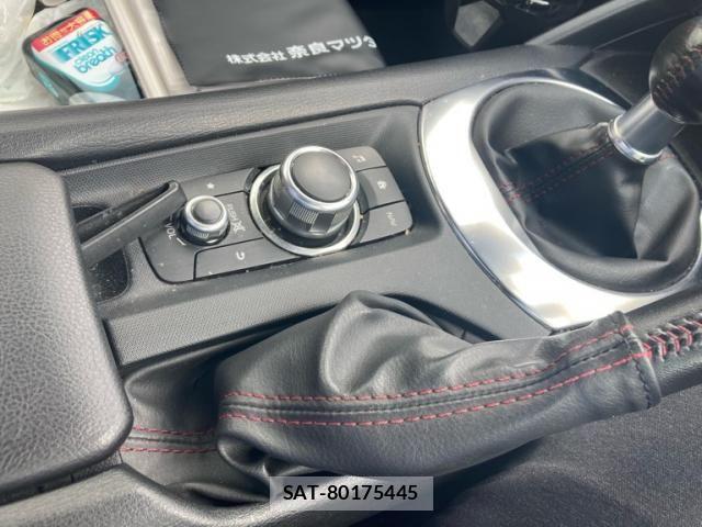 Mazda ROADSTER 2019-03 8132102-12