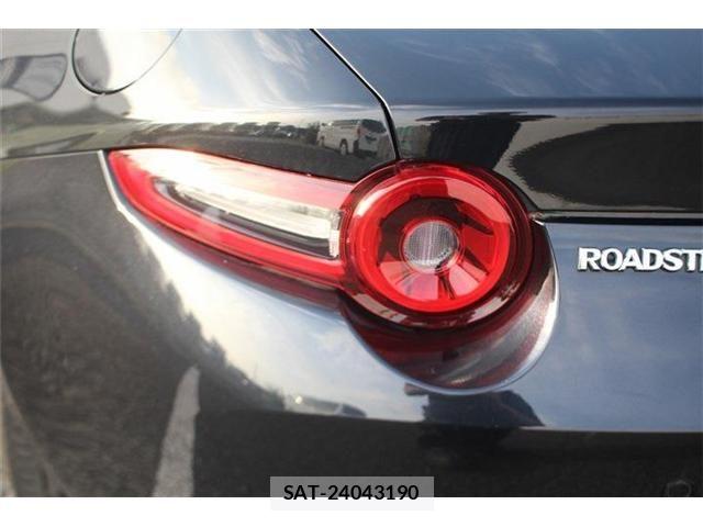 Mazda ROADSTER 2024-02 8209882-24