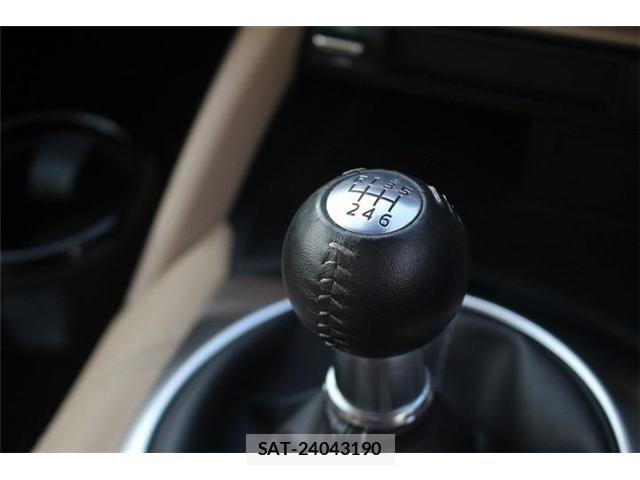 Mazda ROADSTER 2024-02 8209882-2