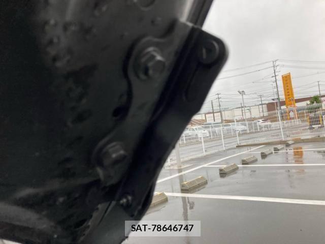 Mazda ROADSTER 2018-05 8231627-6