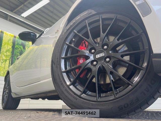 Mazda ROADSTER 2018-09 8368362-5
