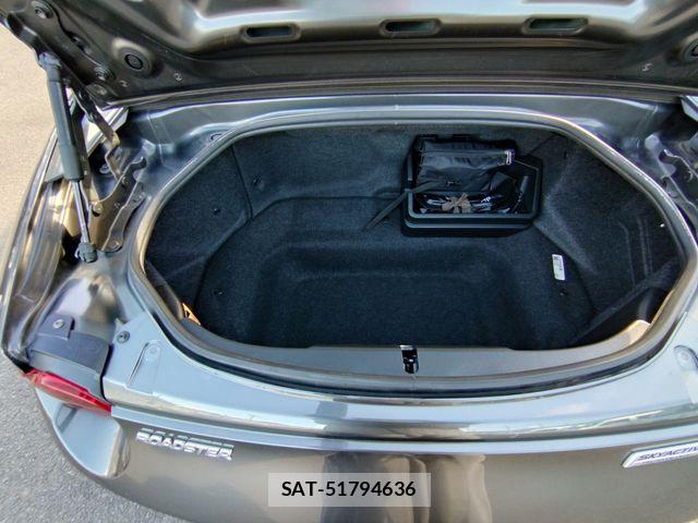 Mazda ROADSTER 2017-06 8368366-10