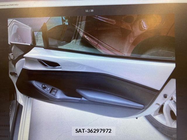 Mazda ROADSTER 2021-02 8661292-6