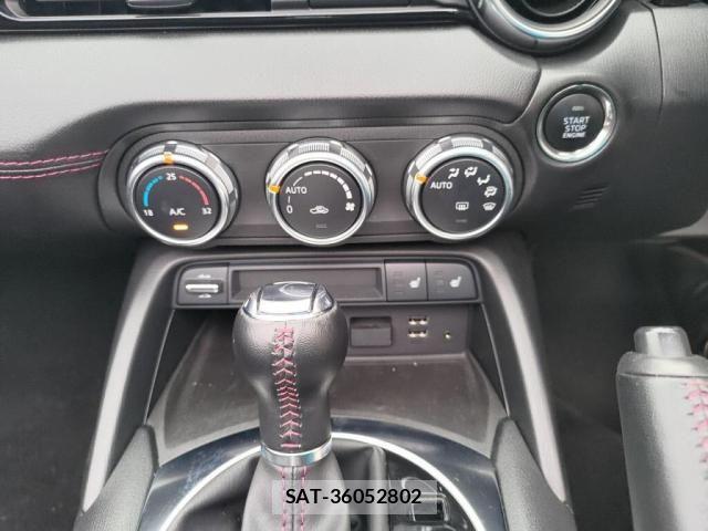 Mazda ROADSTER 2018-09 8881874-13