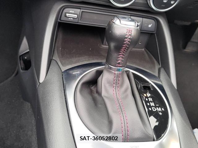 Mazda ROADSTER 2018-09 8881874-14