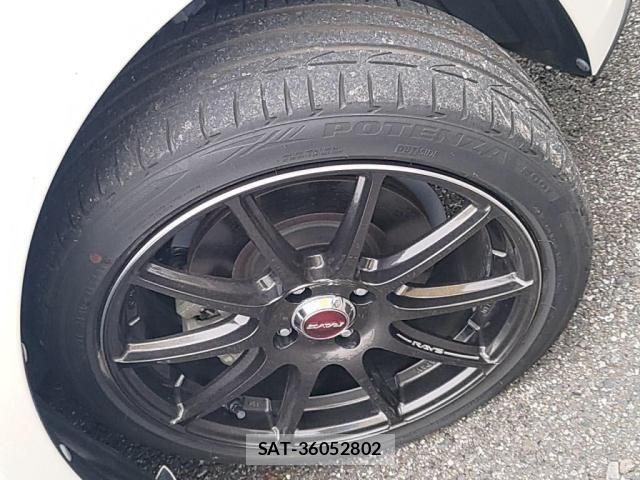 Mazda ROADSTER 2018-09 8881874-29