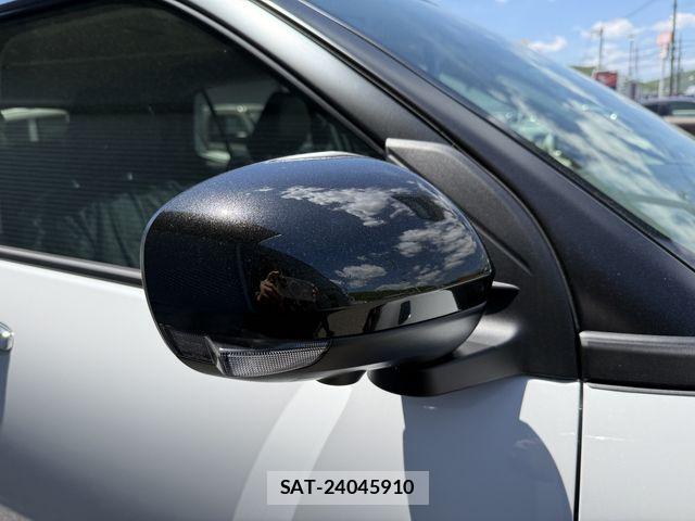 Daihatsu ROCKY 2026-04 7216477-22