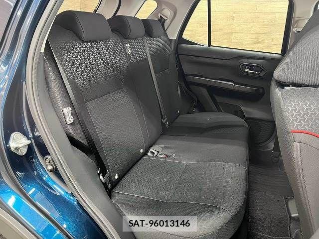 Daihatsu ROCKY 2021-11 8246533-9