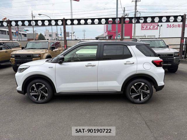 Daihatsu ROCKY 2026-06 8744172-3