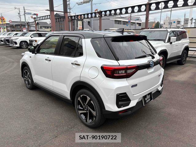 Daihatsu ROCKY 2026-06 8744172-4