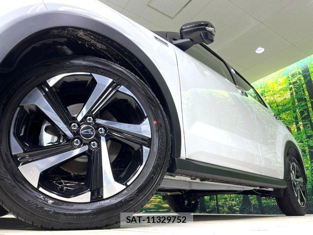 Daihatsu ROCKY 2026-04 8849936-13