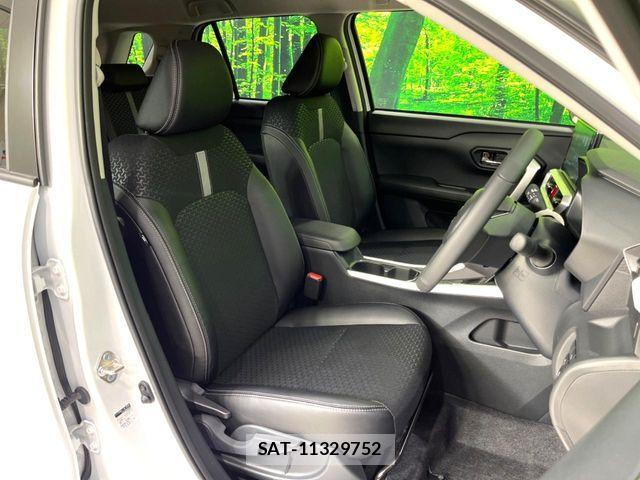 Daihatsu ROCKY 2026-04 8849936-8