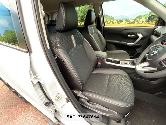 Daihatsu ROCKY 2026-03 8881878-7