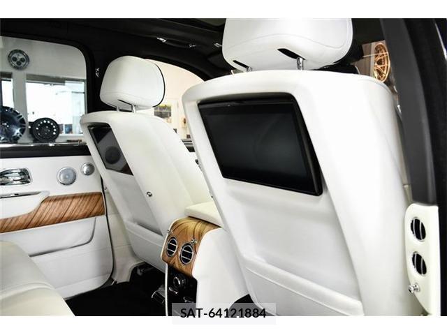 ROLLS-ROYCE CULLINAN 2019-09 1030289-9