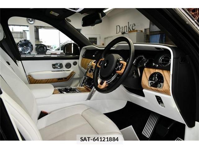 ROLLS-ROYCE CULLINAN 2019-09 1030289-5