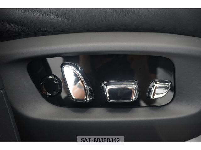 ROLLS-ROYCE CULLINAN 2022-05 7562751-24
