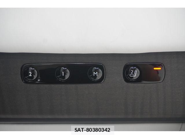 ROLLS-ROYCE CULLINAN 2022-05 7562751-25
