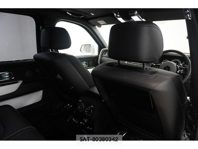 ROLLS-ROYCE CULLINAN 2022-05 7562751-28