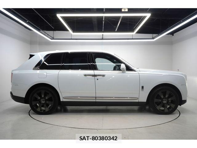 ROLLS-ROYCE CULLINAN 2022-05 7562751-3