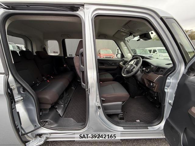 Toyota ROOMY 2023-04 501908-10