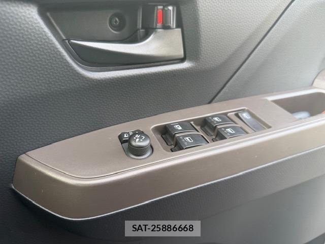 Toyota ROOMY 2022-06 501905-10