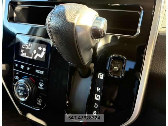 Toyota ROOMY 2018-05 526056-18