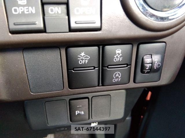 Toyota ROOMY 2021-08 790329-18