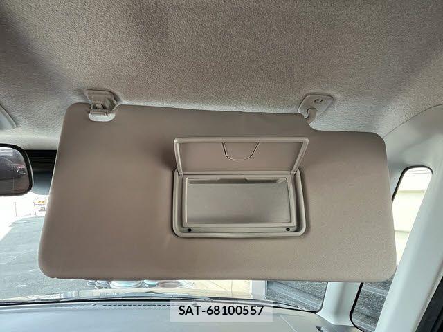 Toyota ROOMY 2017-02 3385579-11