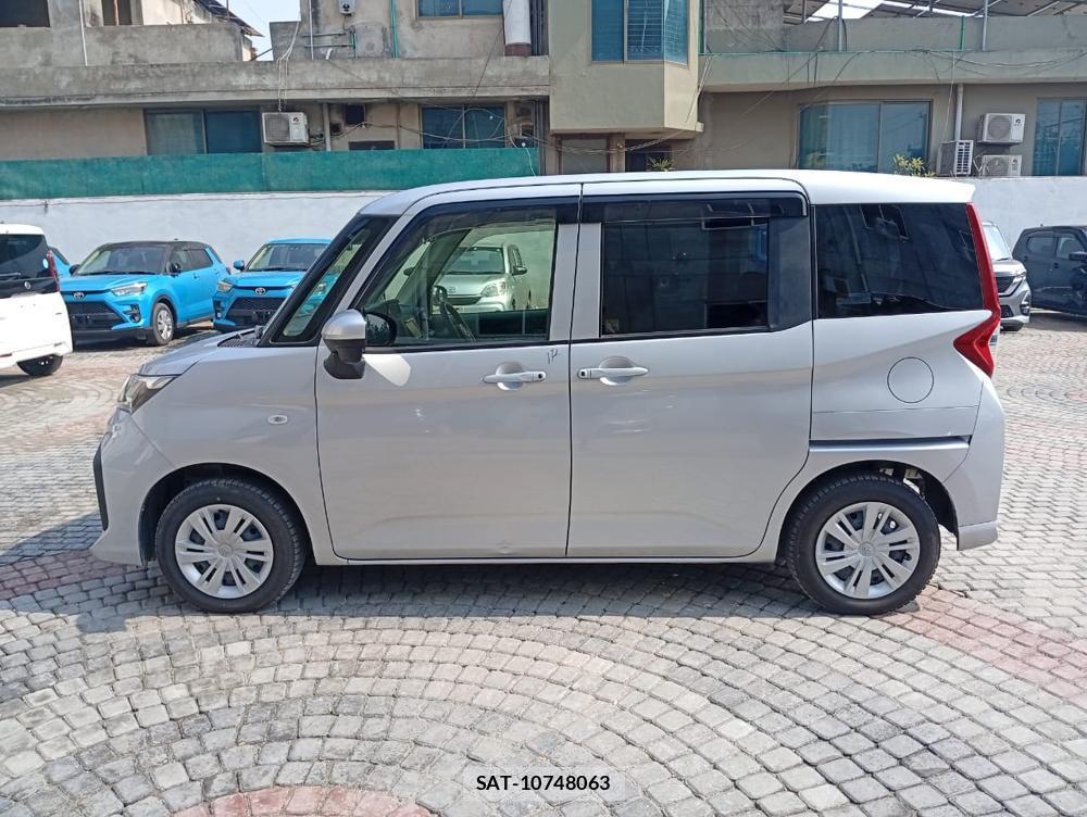 Toyota ROOMY 2023 1218224-1