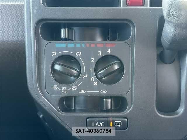 Toyota ROOMY 2017-09 4980720-21