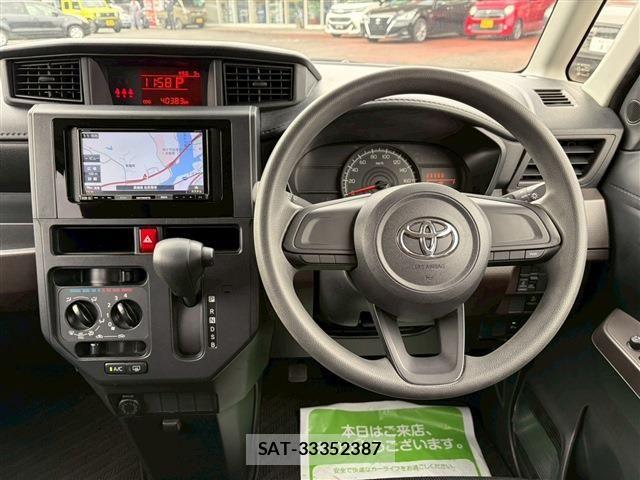 Toyota ROOMY 2021-08 4980572-12