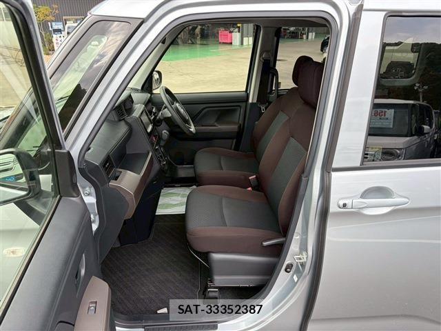 Toyota ROOMY 2021-08 4980572-2