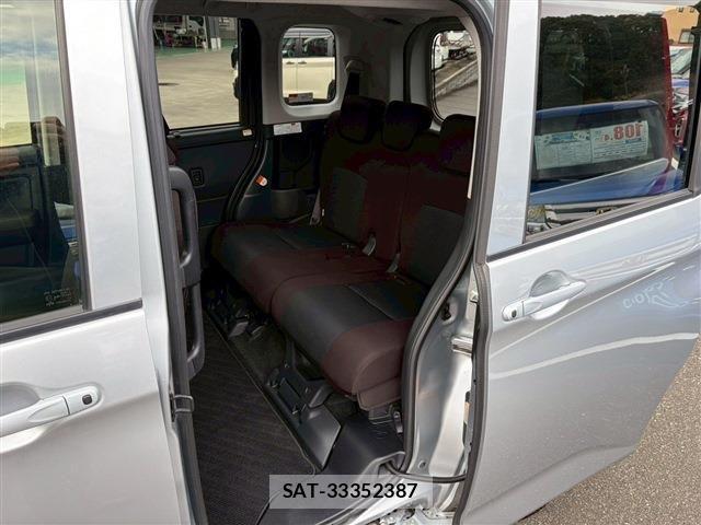 Toyota ROOMY 2021-08 4980572-3