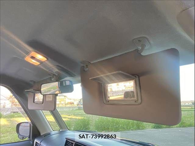 Toyota ROOMY 2017-04 5877297-26