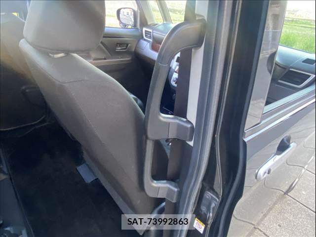 Toyota ROOMY 2017-04 5877297-27