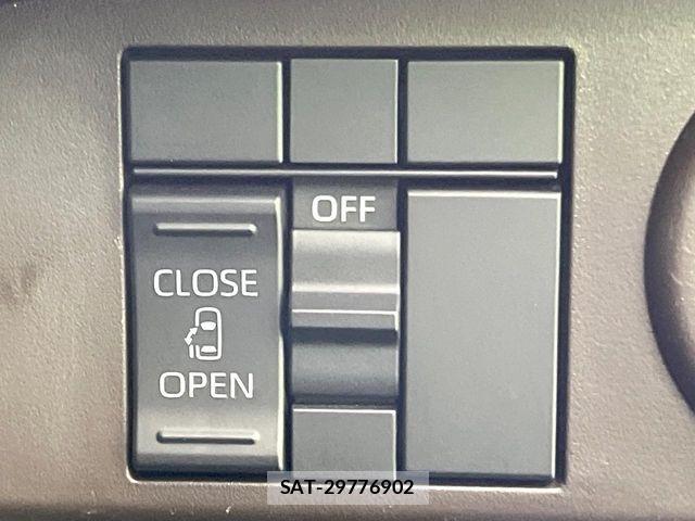 Toyota ROOMY 2022-10 5877252-2