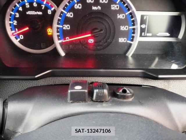 Toyota ROOMY 2022-03 6673413-14