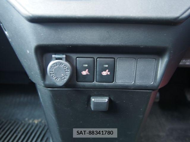 Toyota ROOMY 2017-07 6673441-12