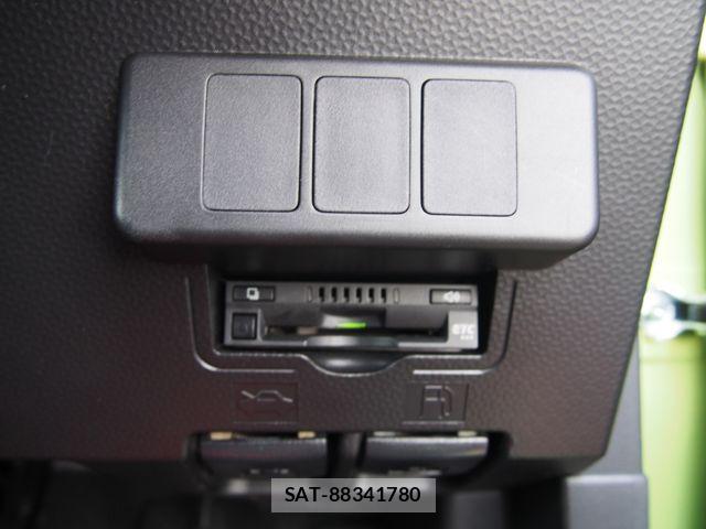 Toyota ROOMY 2017-07 6673441-14