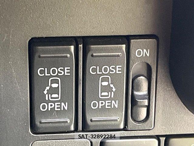 Toyota ROOMY 2019-04 6677794-4