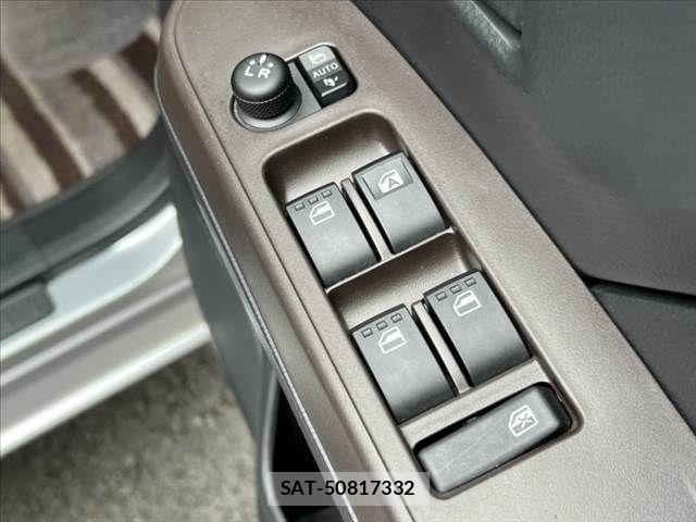 Toyota ROOMY 2017-02 6677803-24