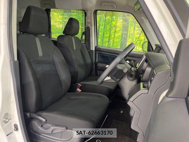 Toyota ROOMY 2022-05 6677777-8