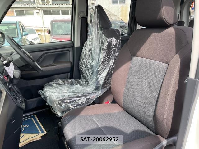 Toyota ROOMY 2025-04 6674714-5