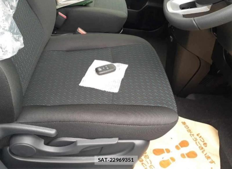 Toyota ROOMY 2025-11 6718091-8