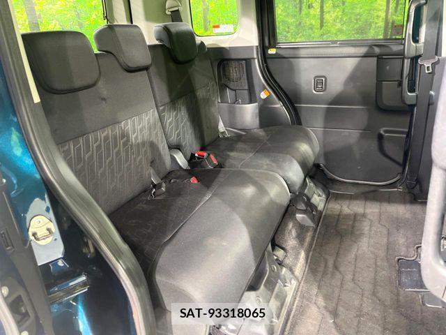 Toyota ROOMY 2017-09 6816968-8
